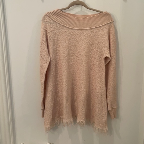 SOLD Free People !! Light Pink textured light-weight sweatshirt Top - Picture 3 of 7
